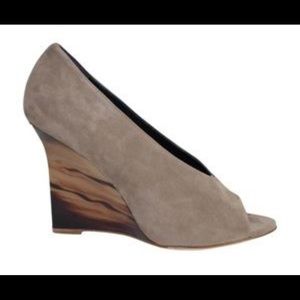 Burberry London Canvas Horn Gently Used Wedge Pump